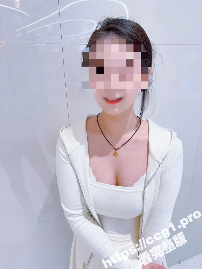 乱伦大神爱上自己的亲妹妹 酒后上头趁妹妹熟睡 不管生理期直接强插内射 图1