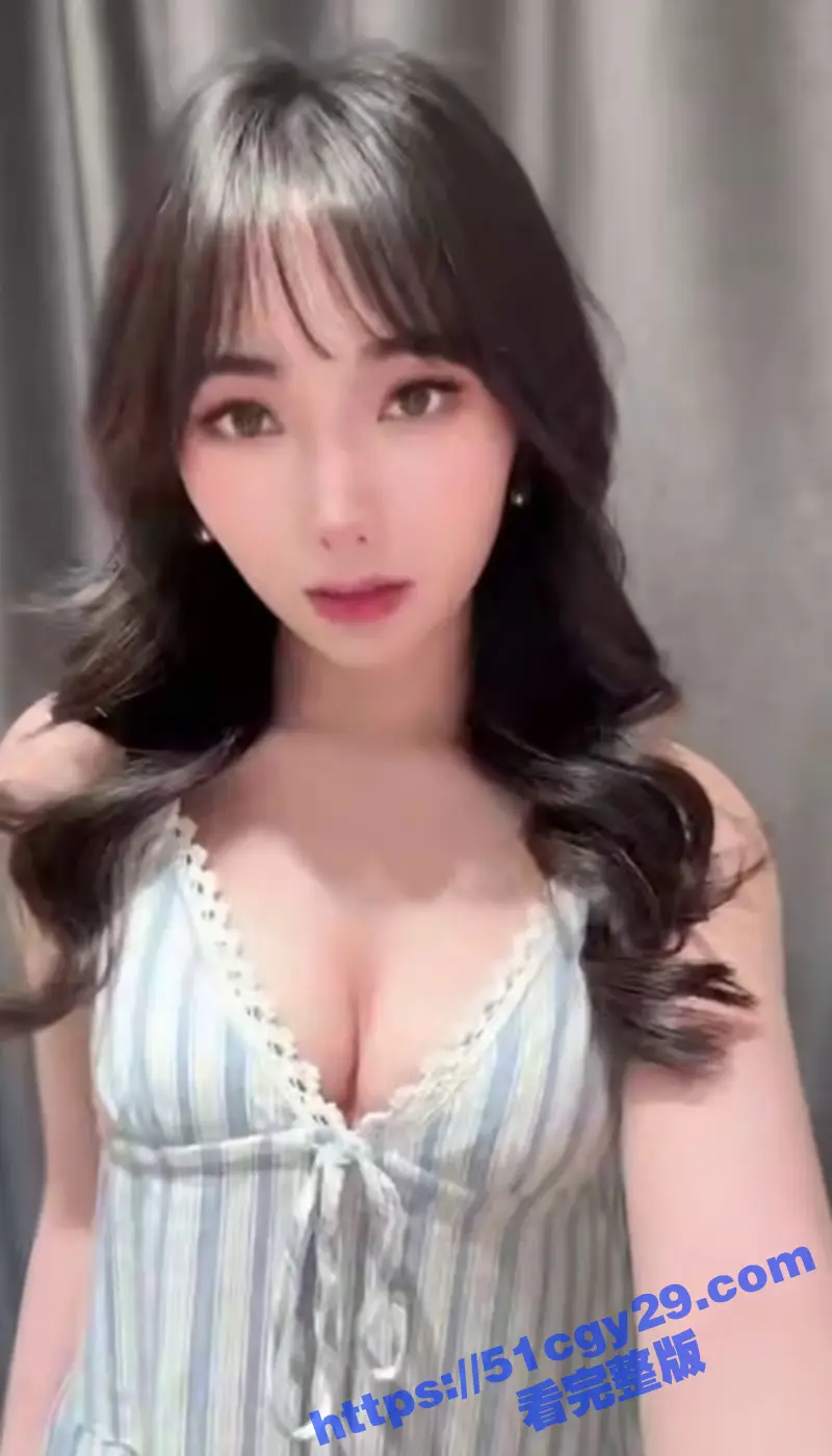 海角乱伦大神 姐姐的奶味 与巨乳姐姐互换体位疯狂舔穴 浓精内射子宫深处！ 图1