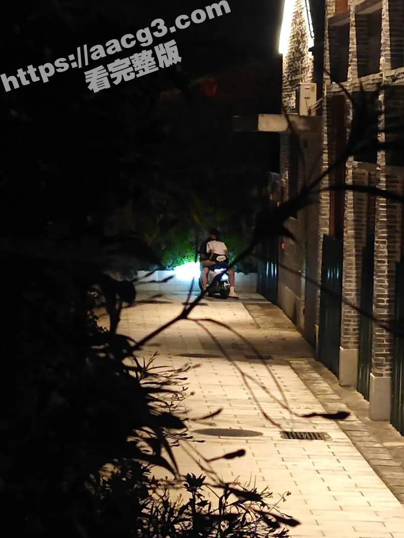 广东肇庆端州车震瓜 9号电瓶车也能约炮学生妹车震 逆天操作气死豪车车主 图1