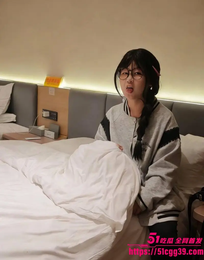 福建宁德清纯少女 王海婷 约炮视频流出 酒店调教后入极品肥臀 被撞得肉浪翻滚呻吟震天! 图2
