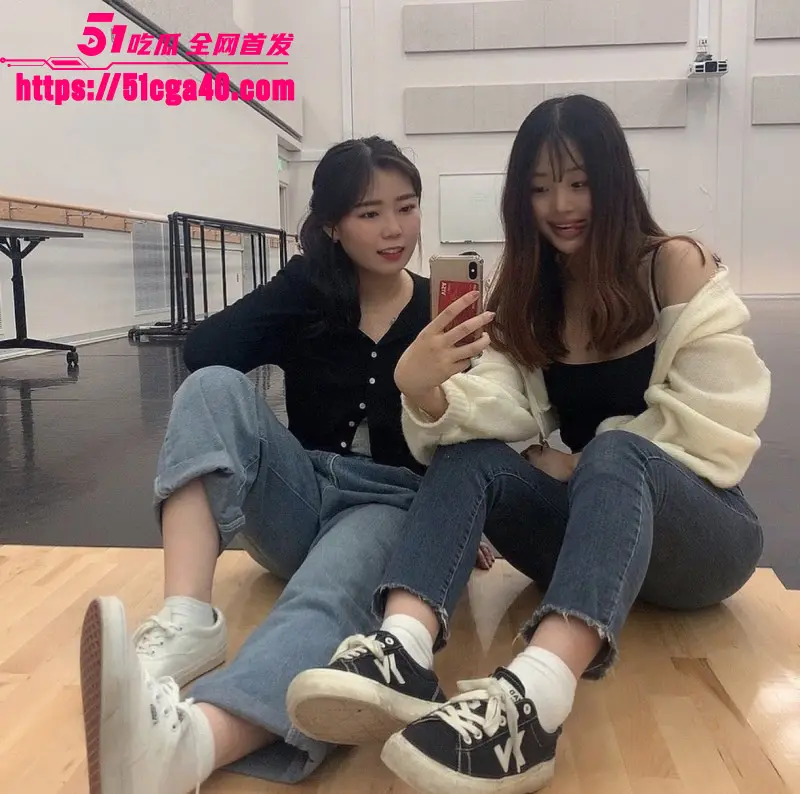 韩国Ins高颜值女模 yunseo 大尺度定制私拍 假屌捣穴次次暴击 画面香艳娇喘无比诱人! 图1