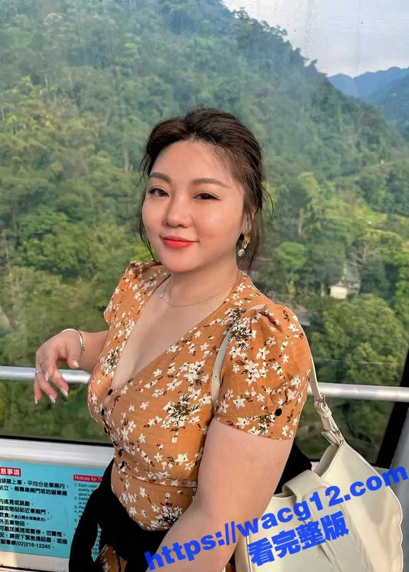 爆乳熟女户外野战 趴着公园石碑上被大屌狂插 激臀晃乳后入榨射!极致淫荡!! 图1