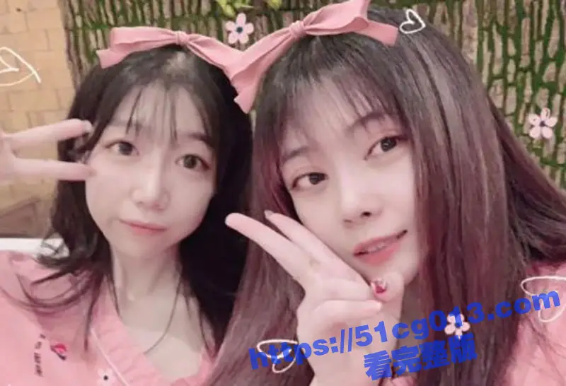 颜值超级甜美的美少女用嘴巴配红牛 让男友的鸡吧体验冰火两重天的感觉！现在的小情侣太会玩了！ 图2