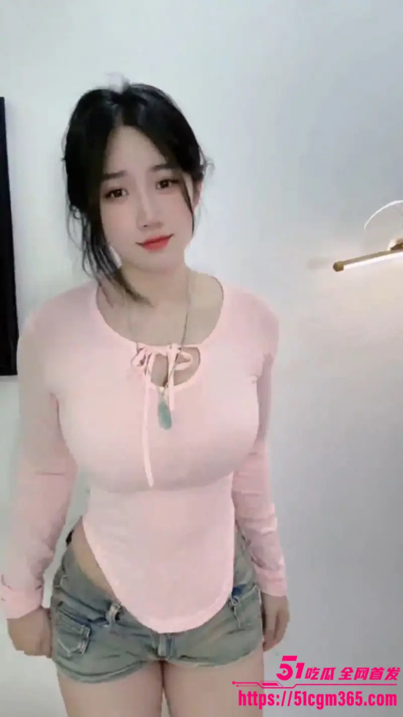 抖音瑜伽御姐 糖糖老板 福利视频合集 无内透视丝袜骚舞 纤手扣穴淫水四溢 诱惑力爆棚! 图6