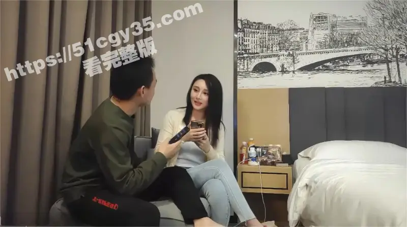 步宾探花 网嫖网红脸御姐外围 S级身材扭动 跪舔眼神淫靡 连体丝袜打桩性价比超高! 图1