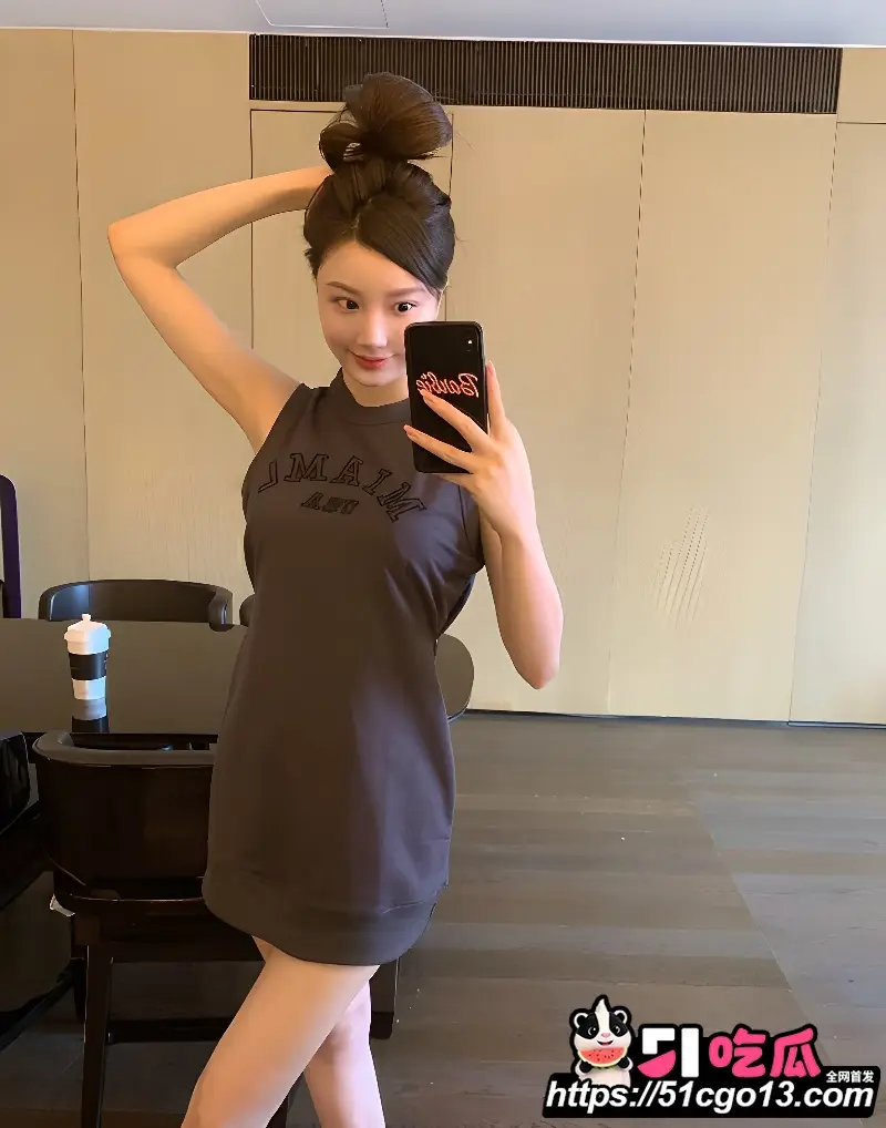 长腿模特 金美娜 性爱合集流出 露脸口交淫技精湛 穿制服爆操 美眸紧闭享受快感 图3