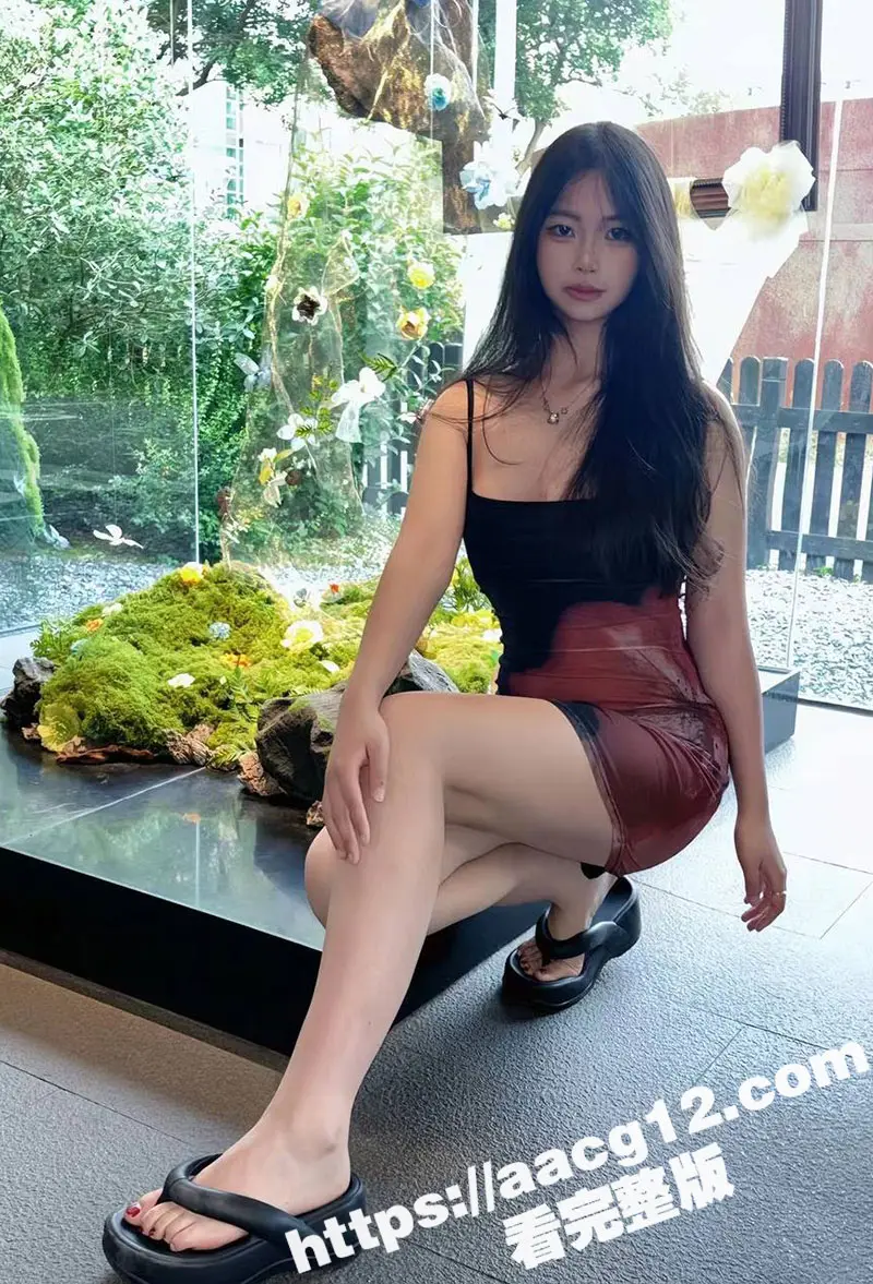 00后校园女神李雨桐自慰癖曝光 即使妈妈在旁边也要关门扣逼!多毛嫩穴泛滥成灾,谁能拯救这个淫娃? 图3