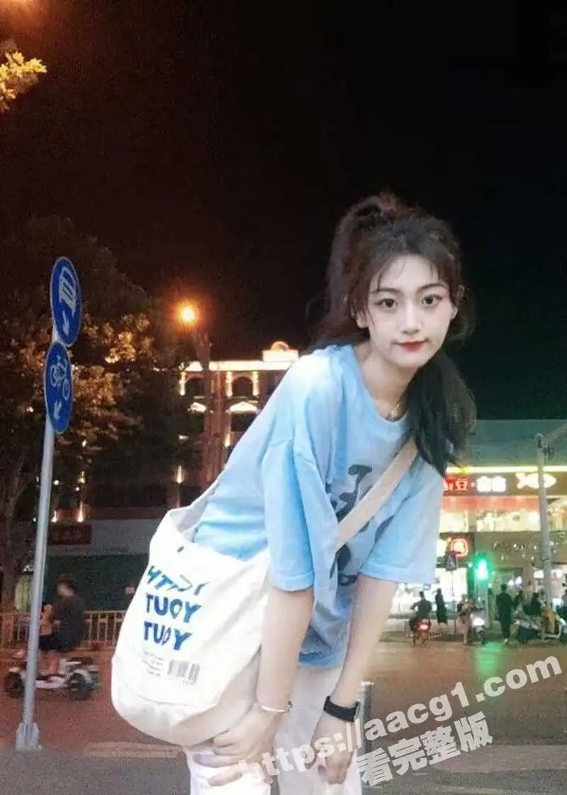 公司前台嫩妹 皮肤白皙乳头粉嫩 表面清纯玉女私下反差到极致 情趣房被吊起来操 图1