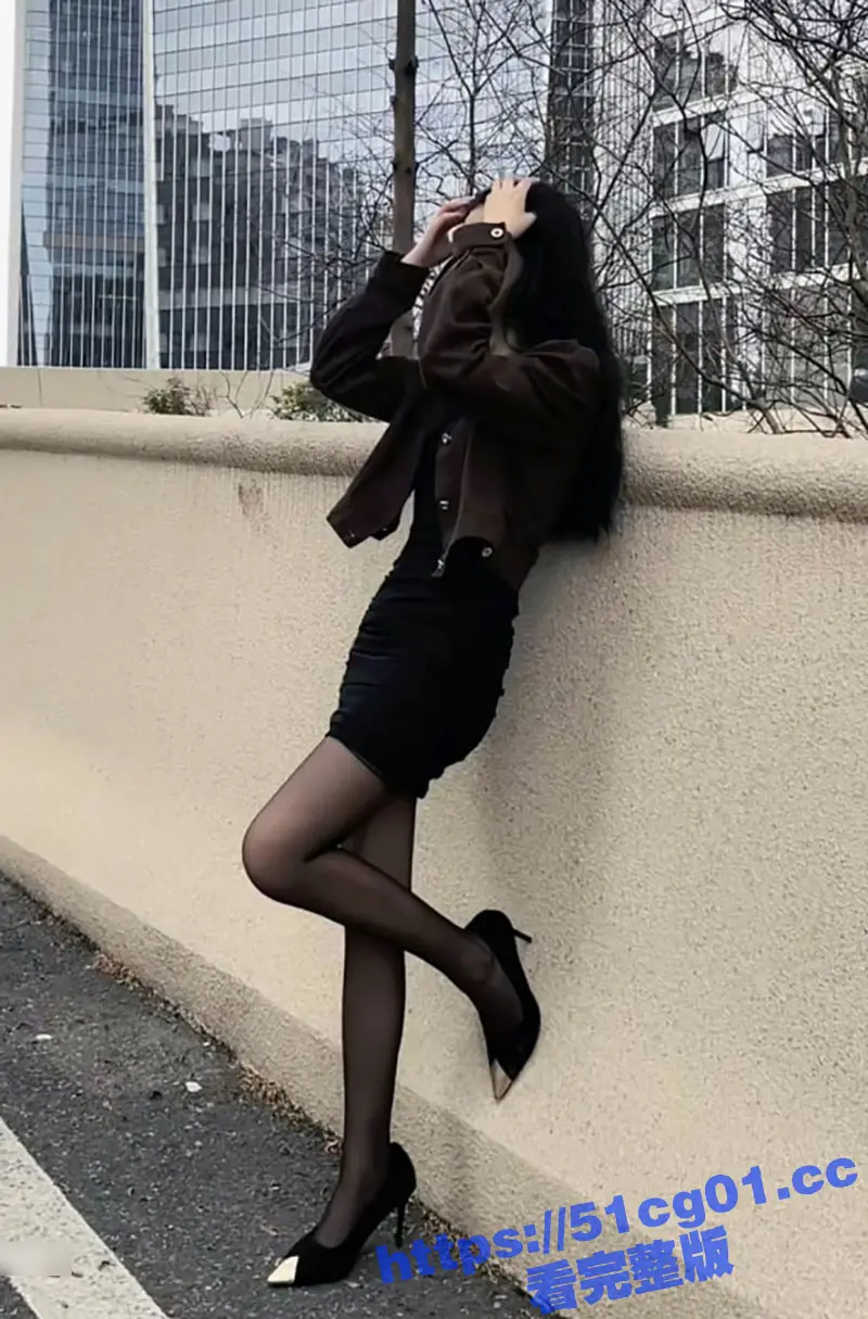 顶级身材纯欲反差婊 如此漂亮的美腿御姐 男友竟然是个不起眼的四眼仔 小姐姐被操狠销魂啊 图3