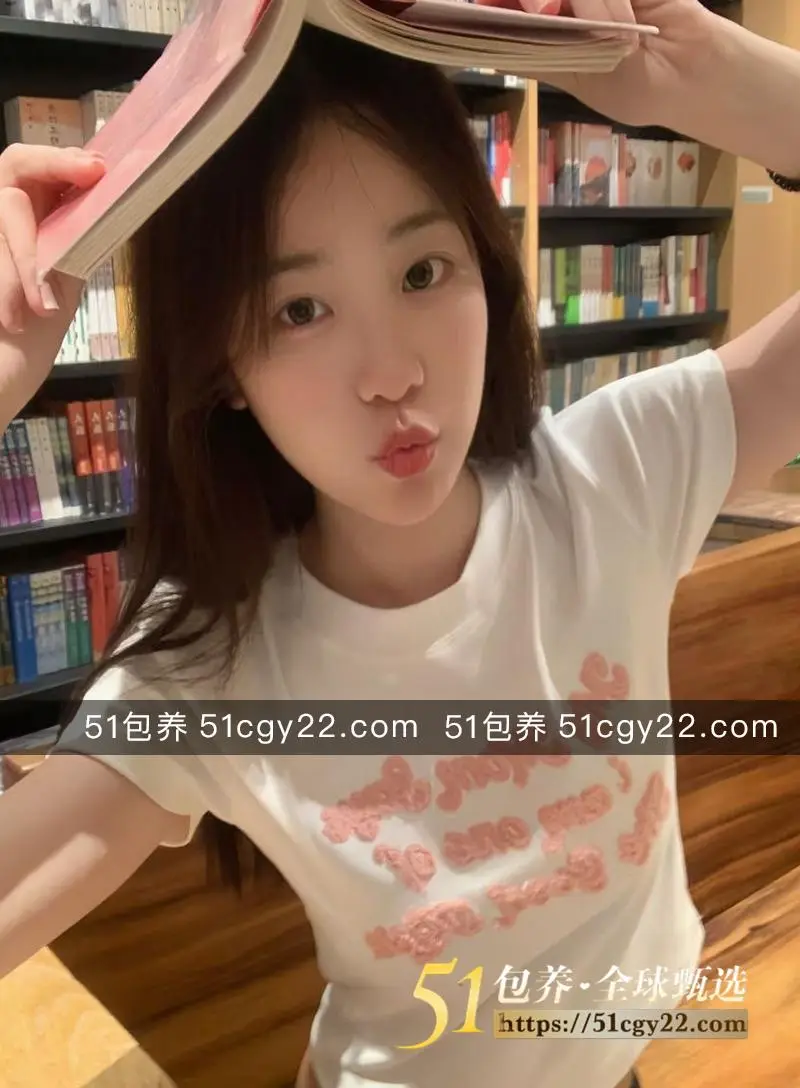 51包养 高端外围 | W2DZ050502 东莞处女 18岁高中妹妹 皮肤Q弹 转运冲喜 好运连连 质量保真 假一罚十 图2