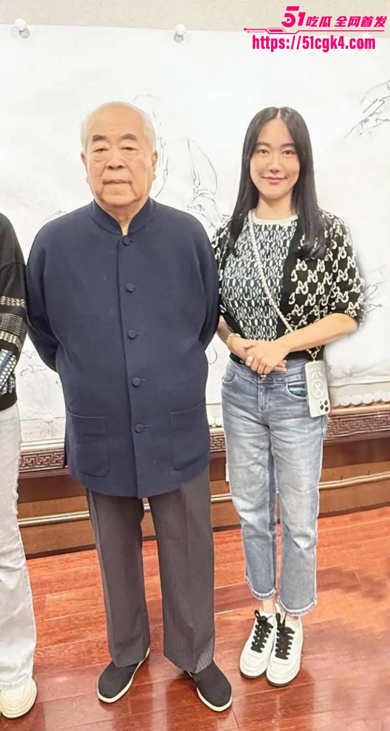 书法界泰斗 范曾 被90后娇妻 徐萌 伙同多名情夫骗走数十亿字画古董 黑历史陆续被扒 出轨视频曝光流出！ 图5