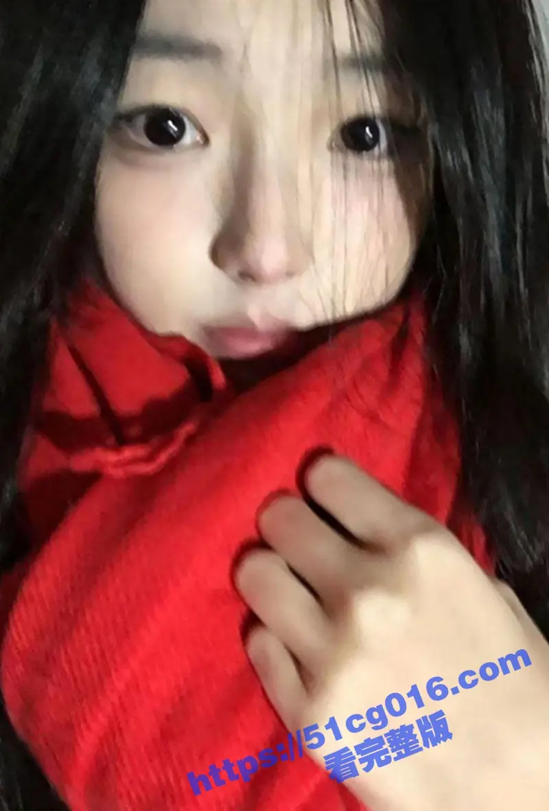 极品清纯小萝莉 肤白貌美气质佳 穿着黑丝水手服 被肥宅男闺蜜无套抽插 终于得到了女神的身子 图1