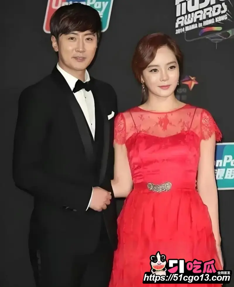 新还珠格格演员 高梓淇 离婚后不仅疏离儿子 还带小十岁女友上恋综 亲密视频引热议! 图10