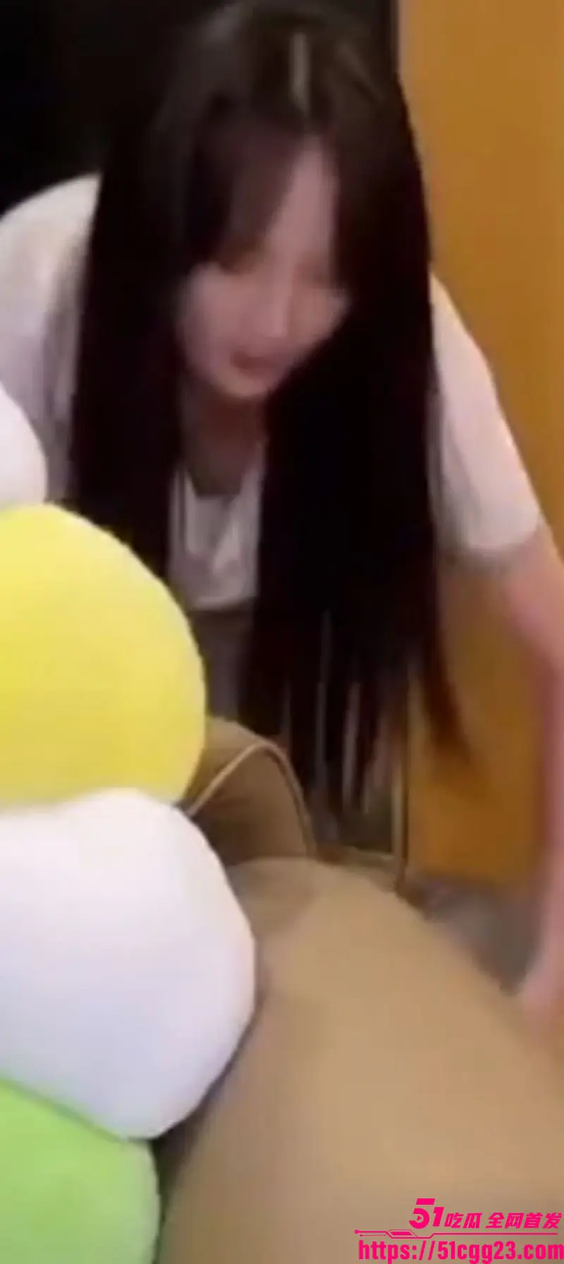娱乐圈唱跳女神 孟佳 真空直播擦边!赵露思走光爆火后跟风在家开播 奶头若隐若现撩人欲火 明星擦边赛道新女王! 图4
