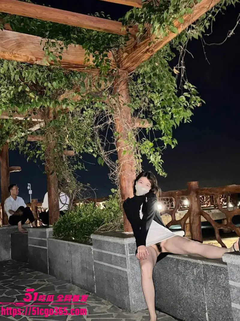青岛小少妇李娜与情人偷情 户外露出骚媚妖娆 深喉口交挑逗不断 粉嫩白虎无套爆操 骚浪翻天! 图2