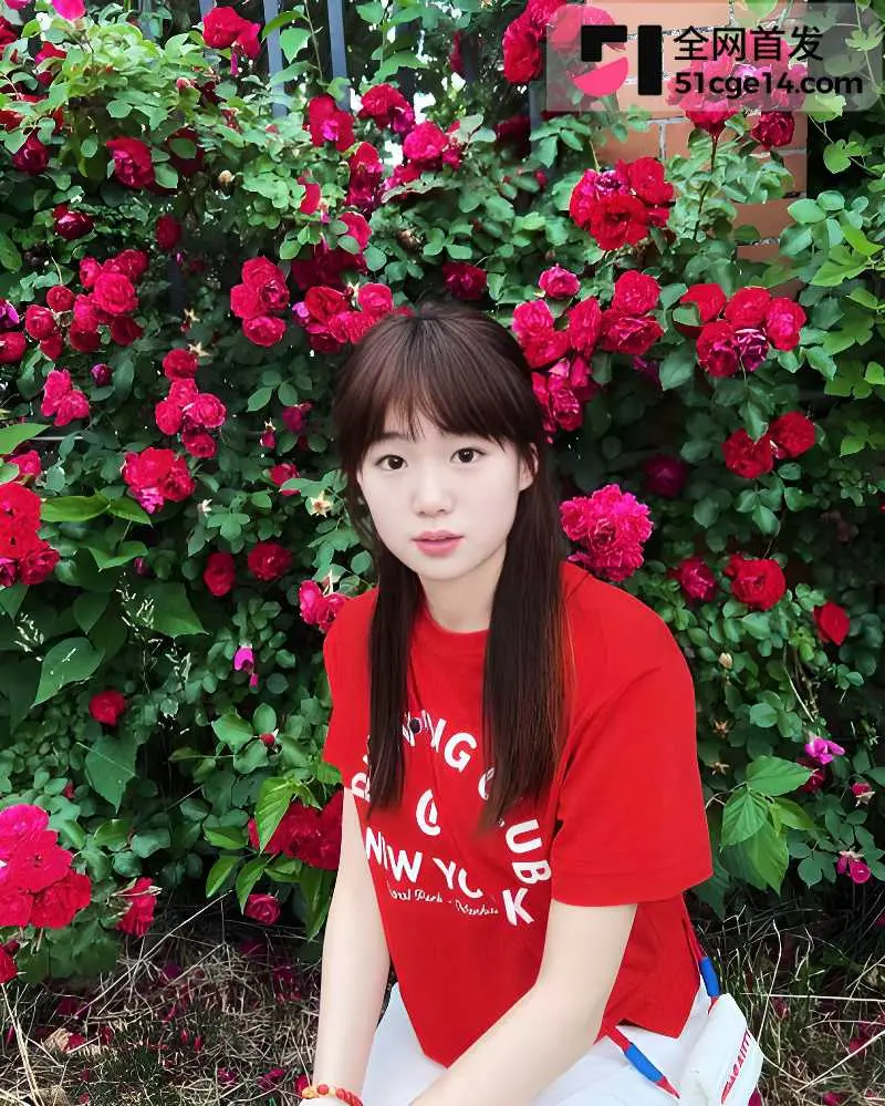 河南师范大学研究生 张萍 约炮成瘾背叛金主男友 3p做爱视频被公开校园群! 图7