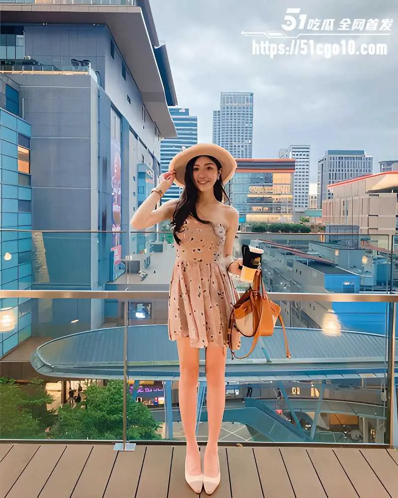台湾机车女神 性爱视频泄密 可甜可御床上反差拉满 多体位抽插腰肢疯狂扭动 图3