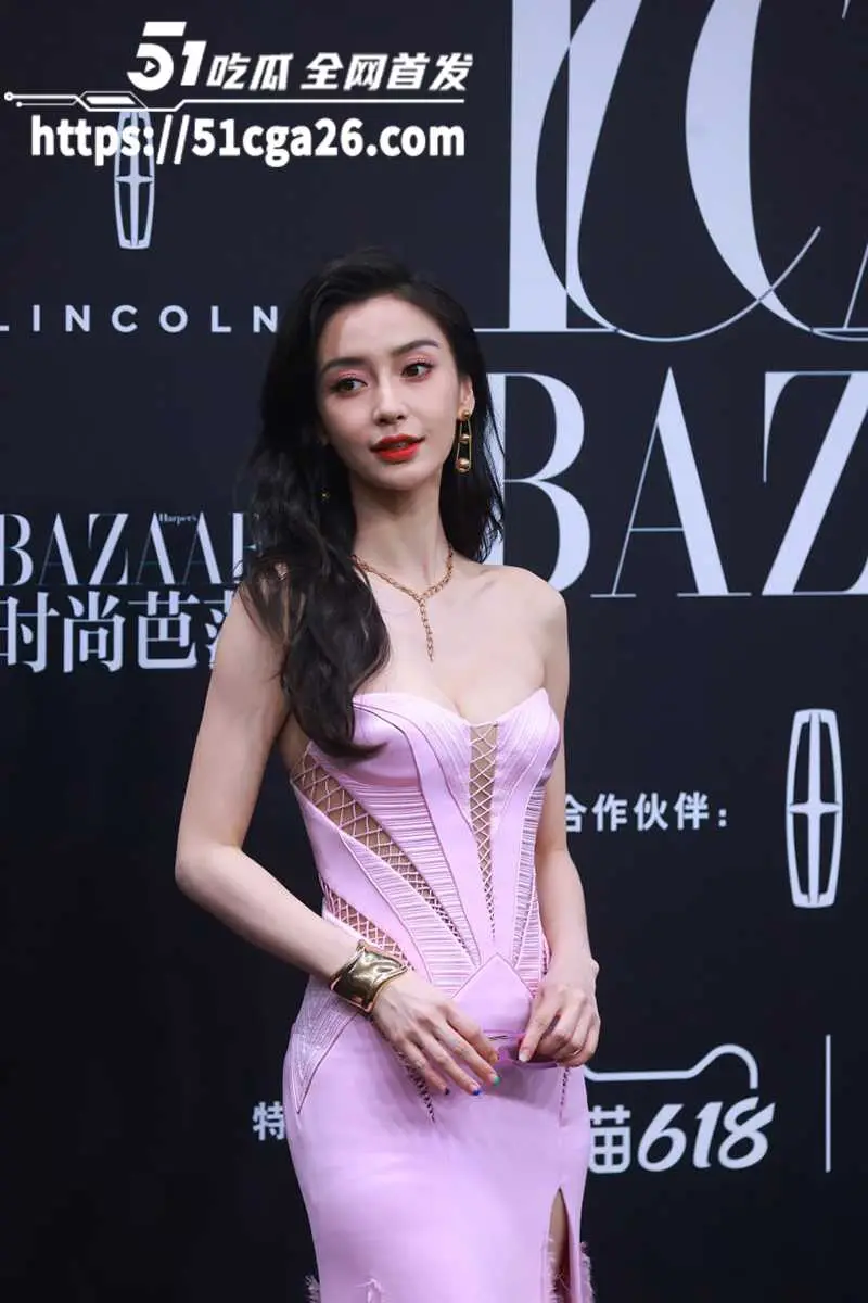 顶流女星 Angelababy杨颖 酒店裸舞做爱视频独家曝光 不愧是模特陪酒女出身 玩的就是花啊! 图3