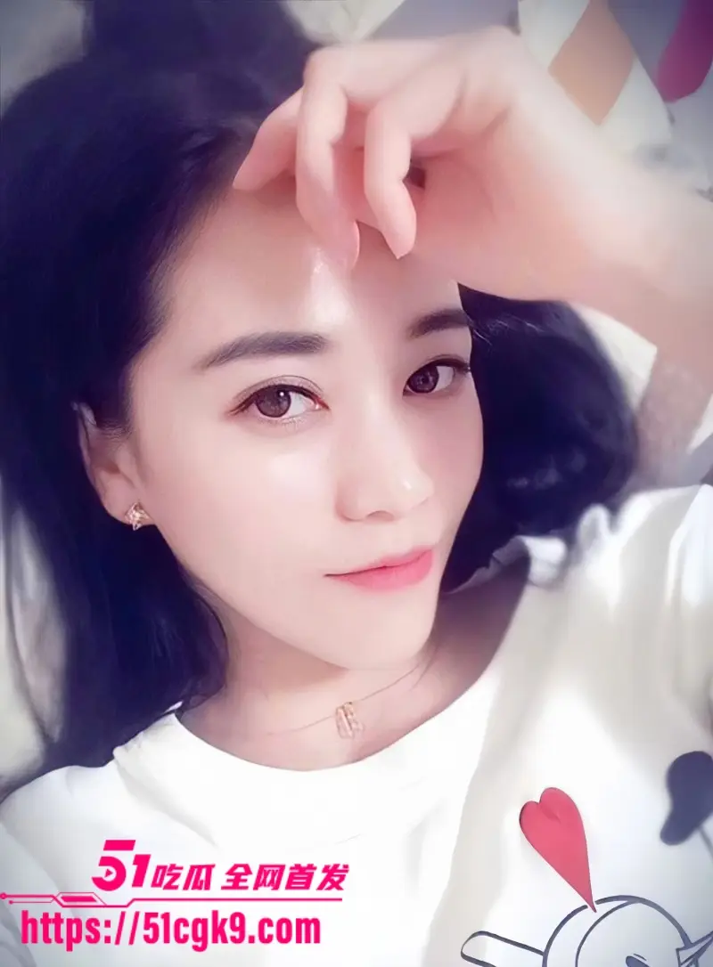 房地产销售 赵小姐 居家性爱视频流出 小胡子男友舔粉穴淫水狂流 后入蜜臀传教式狂插 表情超淫荡! 图1