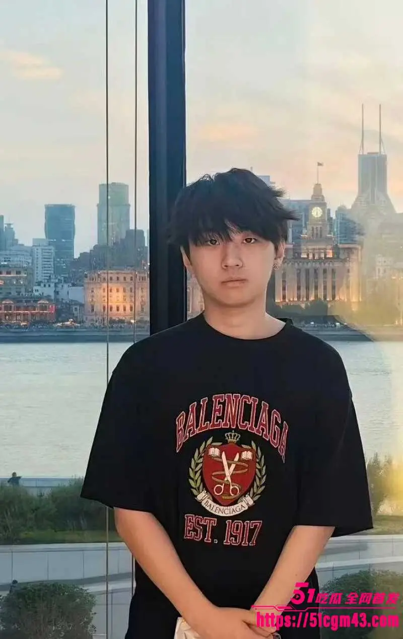 澳洲UQ留学生 李某某 人设崩塌 兰州软饭男傍富婆发私密照炫耀 拿逝者立誓骗钱! 图1