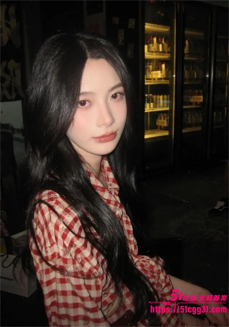 抖音百万网红 一只海螺 走光视频流出 宽松睡衣粉嫩乳头清晰可见 扁平美乳骨感诱惑十足! 图6