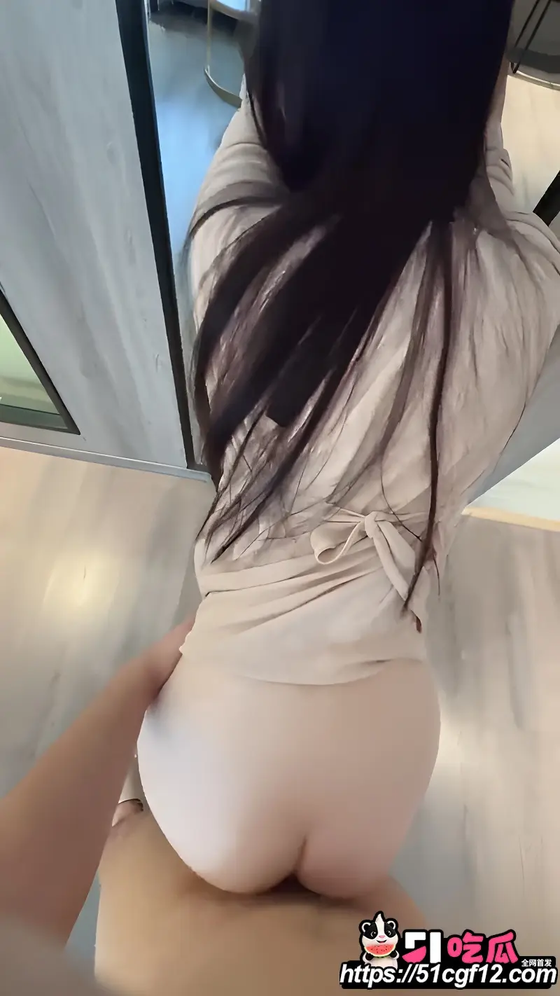 海角大神妹妹日记 惩罚妹妹酒店狂草 后入美臀镜前调教 最后口爆吞精一滴不剩！ 图3