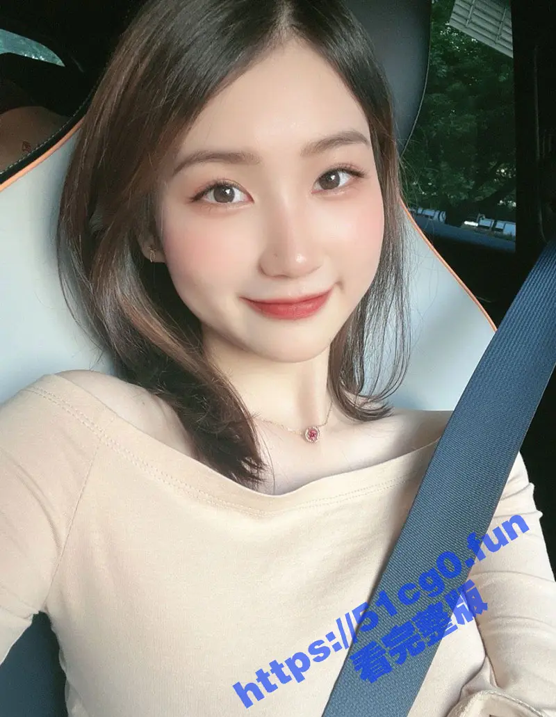 前女友系列 广东酒店前台 张雯雯 极品反差骚鸡多次在自己上班酒店约炮 每次男友查岗都是边吃鸡巴边回电话 图1