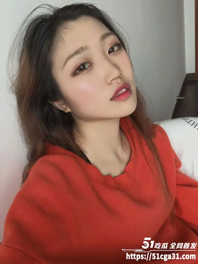 上海浦东母狗 张慧莲 性爱视频曝光 巨乳肥臀身材火辣 骑乘式猛烈扭腰 狂野惊人! 图3
