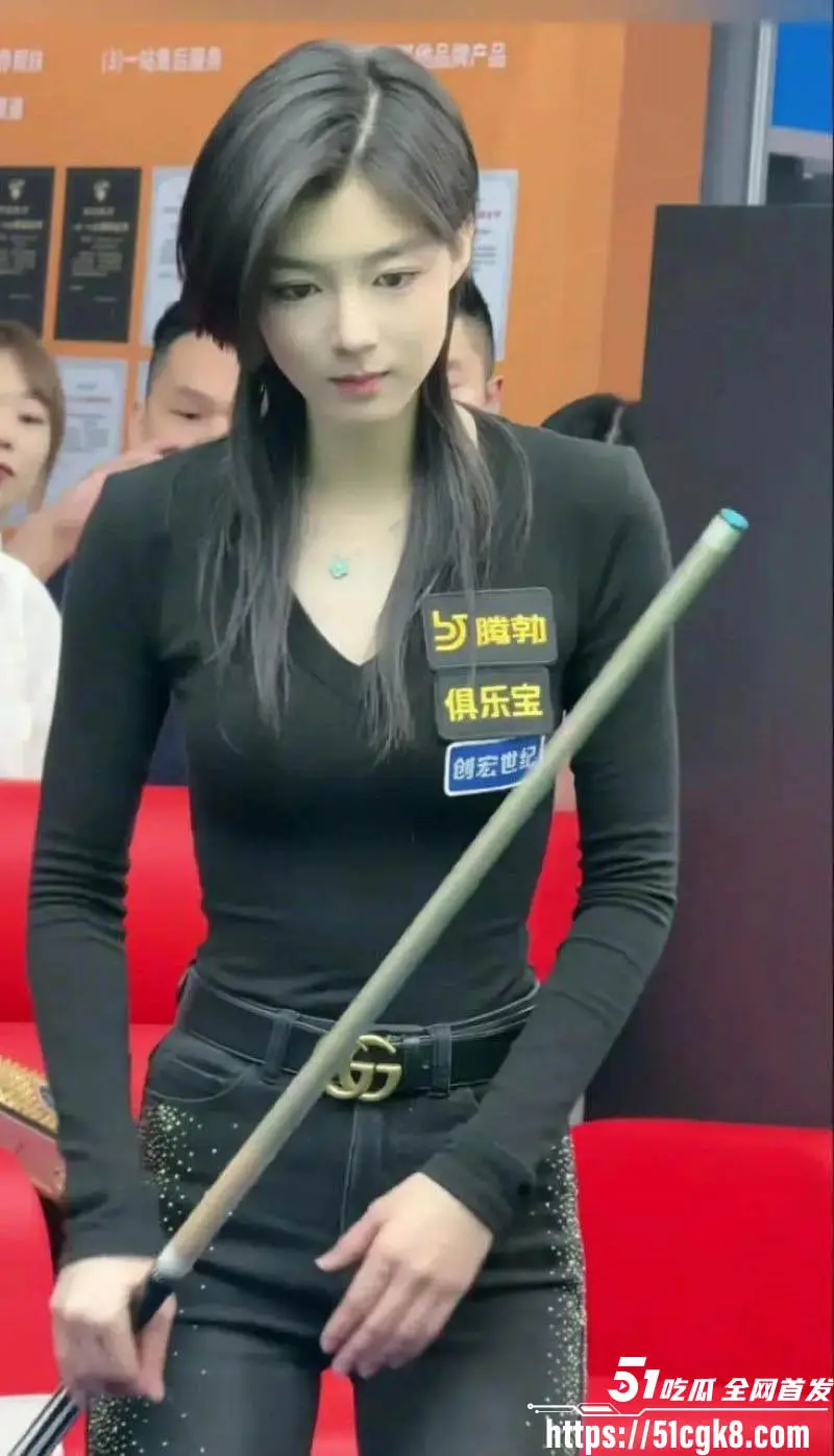 台球女神 王思诺 3P性爱视频外流火爆全网 陪师傅代勇练球上床露脸视频流出 全网疯求王思诺3P不雅视频! 图2