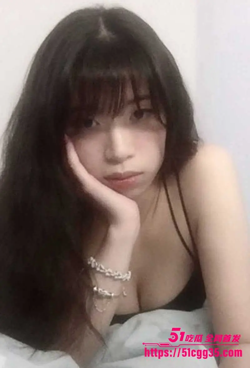 超反差大学生美女 谢芸熙 情侣私拍泄密 露脸口交魅惑淫骚 肥臀高蹶被后入 细腰狂扭美乳翻飞！ 图2