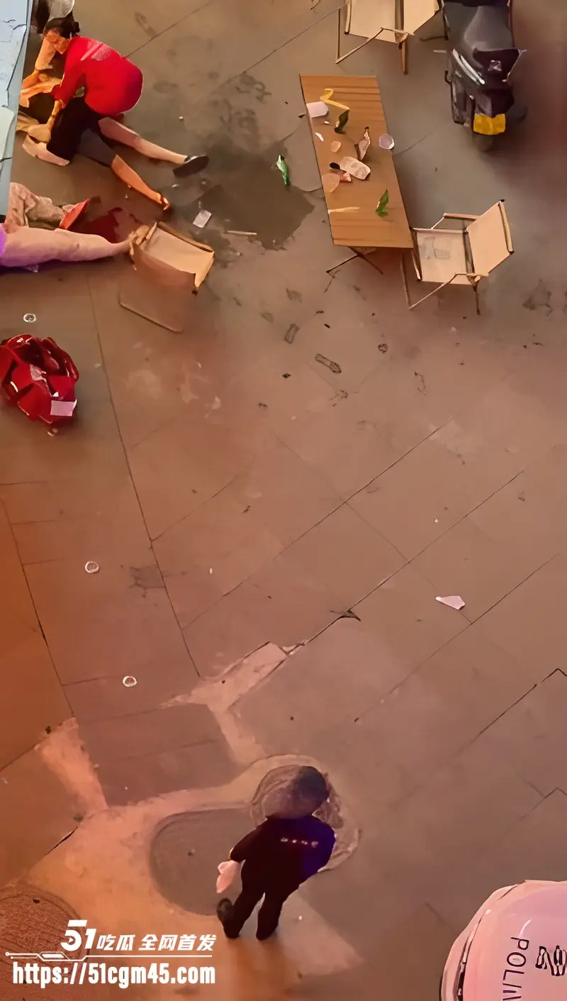 贵州突发情杀事件 小三手持匕首怒杀情人夫妻 二人当场死亡血腥无比 图7