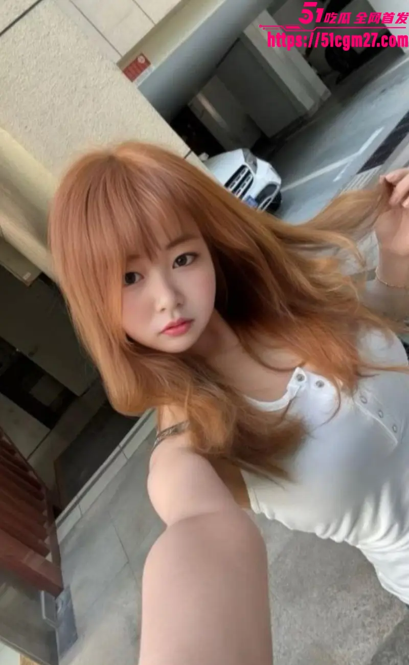 湖南女大学生 蒋欣 裸聊金主视频曝光 白虎嫩穴玉指猛扣 翘臀裸漏骚逼极致诱惑! 图3