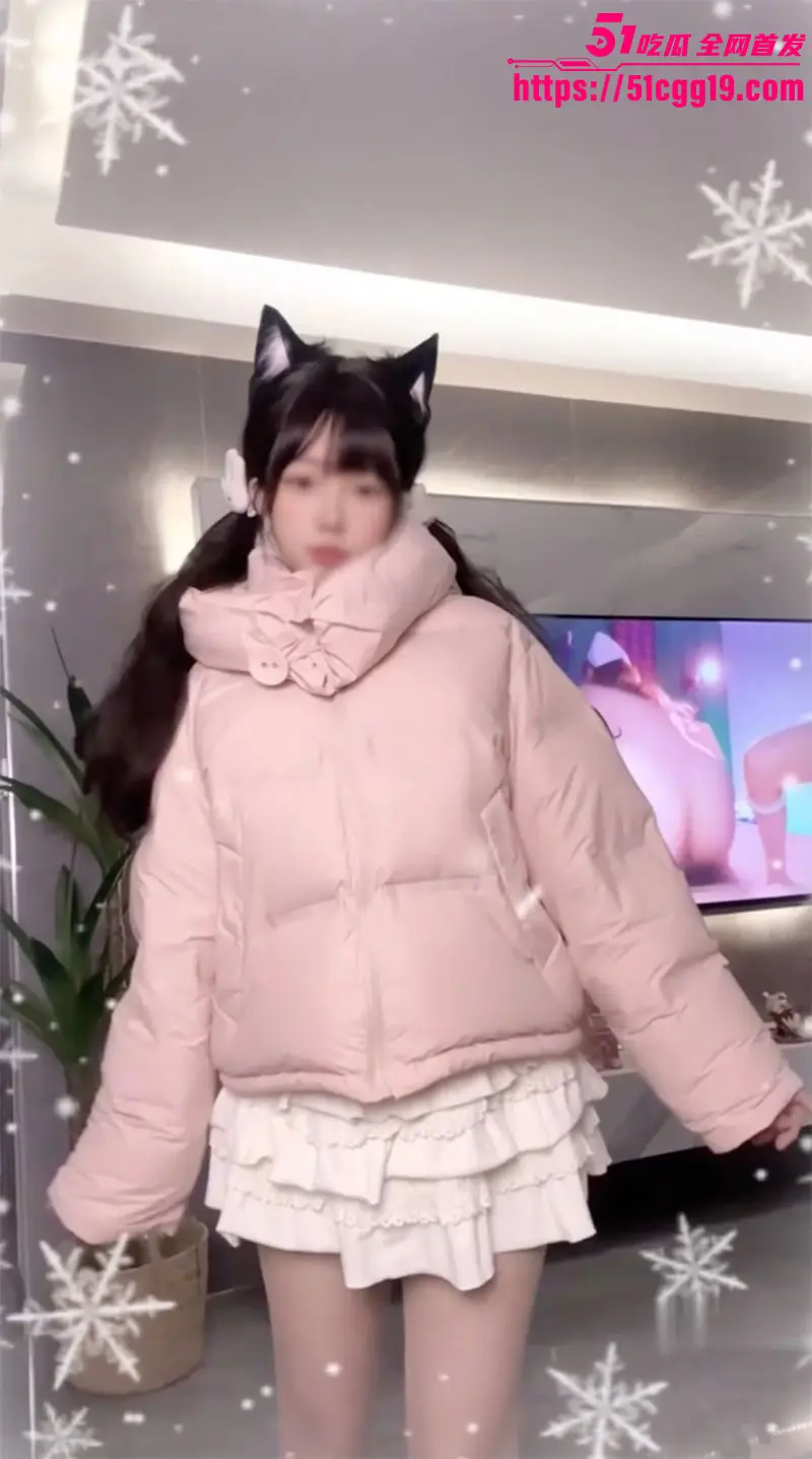 顶级福利姬 小云仙 圣诞定制裸舞狂欢 巨乳翘臀轮番换装 扭腰晃臀骚浪爆表 假屌猛插嫩穴反差诱惑! 图6