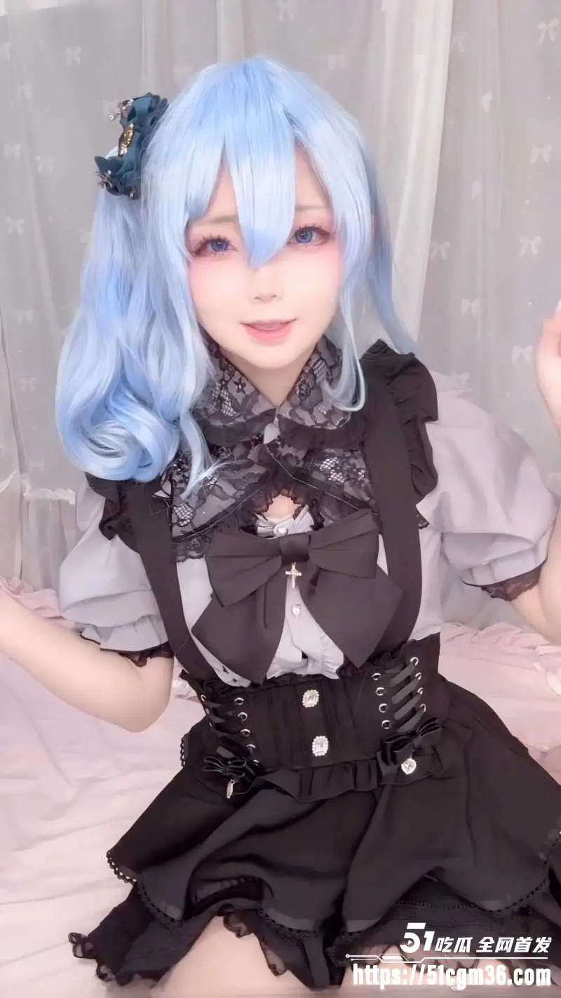日本福利姬 chuchu 道具自慰猛插嫩穴 可爱脸庞深喉粗大假屌反差感爆棚 图1