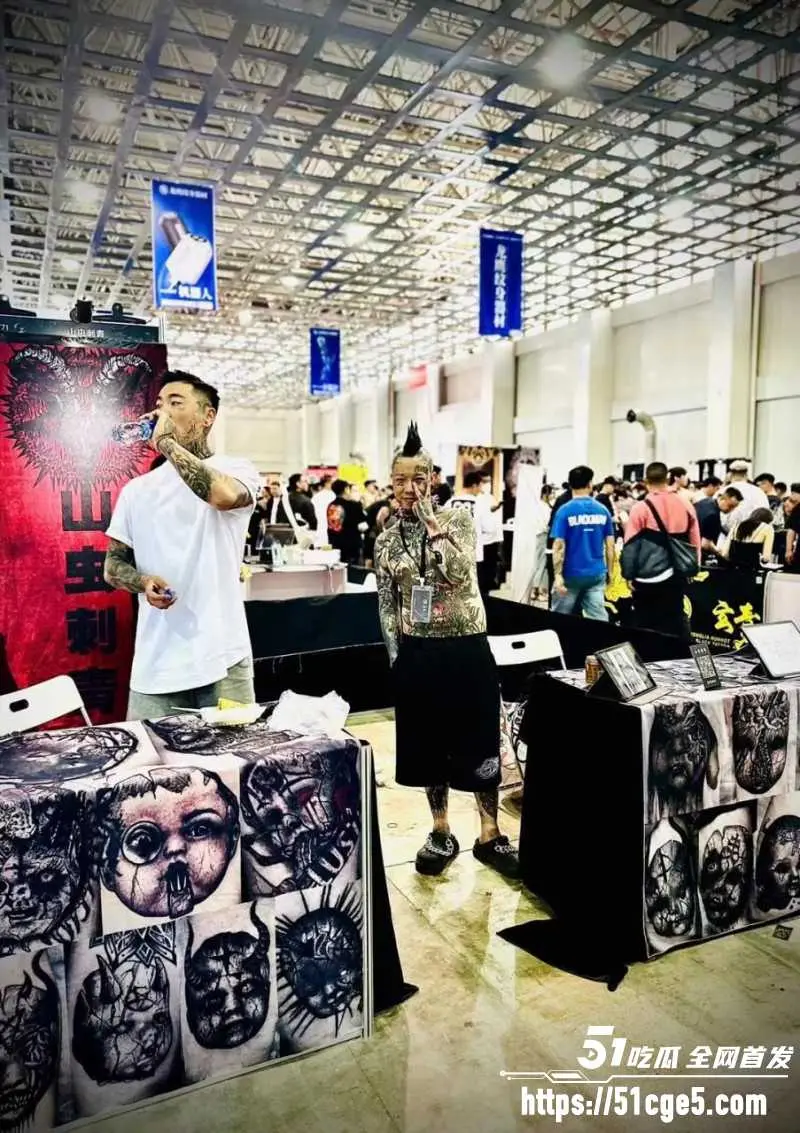 山东国际纹身展第六届开幕 多位通体美女现场大尺度纹身 露逼露奶诱惑十足! 图6