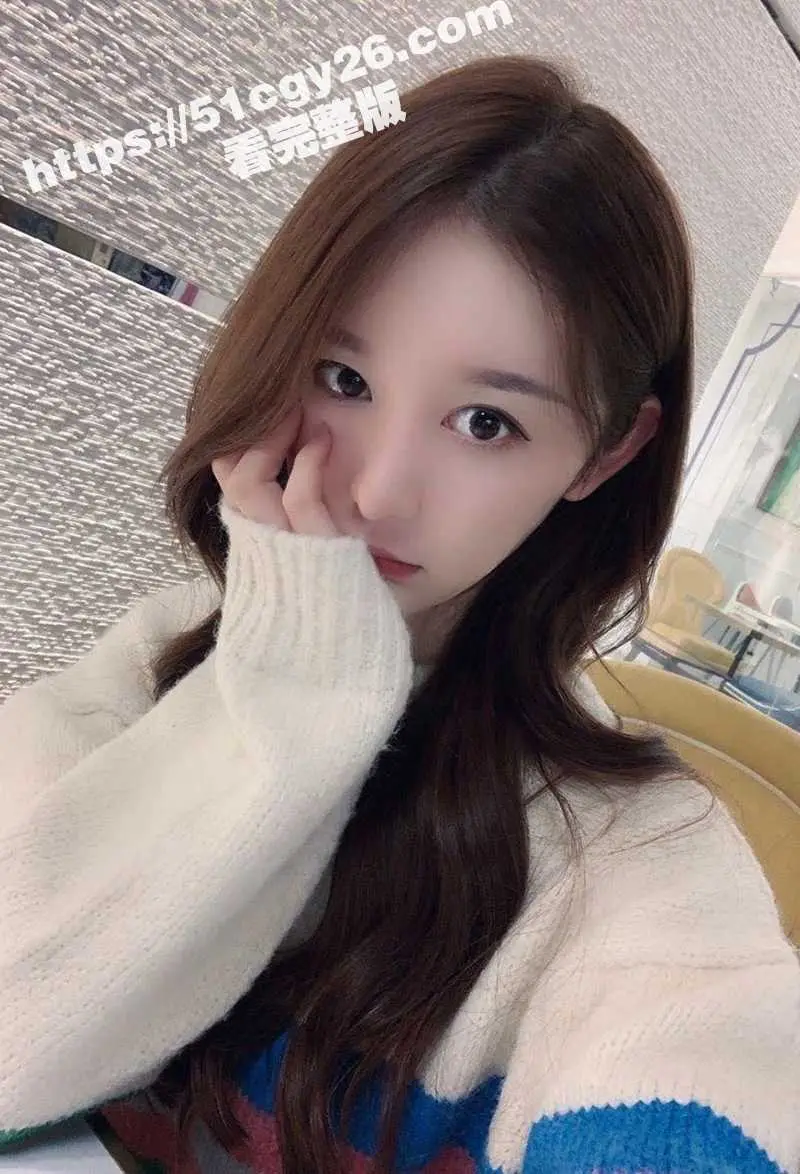 大学女友的色情日常 超美翘臀妹拽着男友肉棒求操 试衣间疯狂扣逼 各种美臀自拍淫到飞起! 图2
