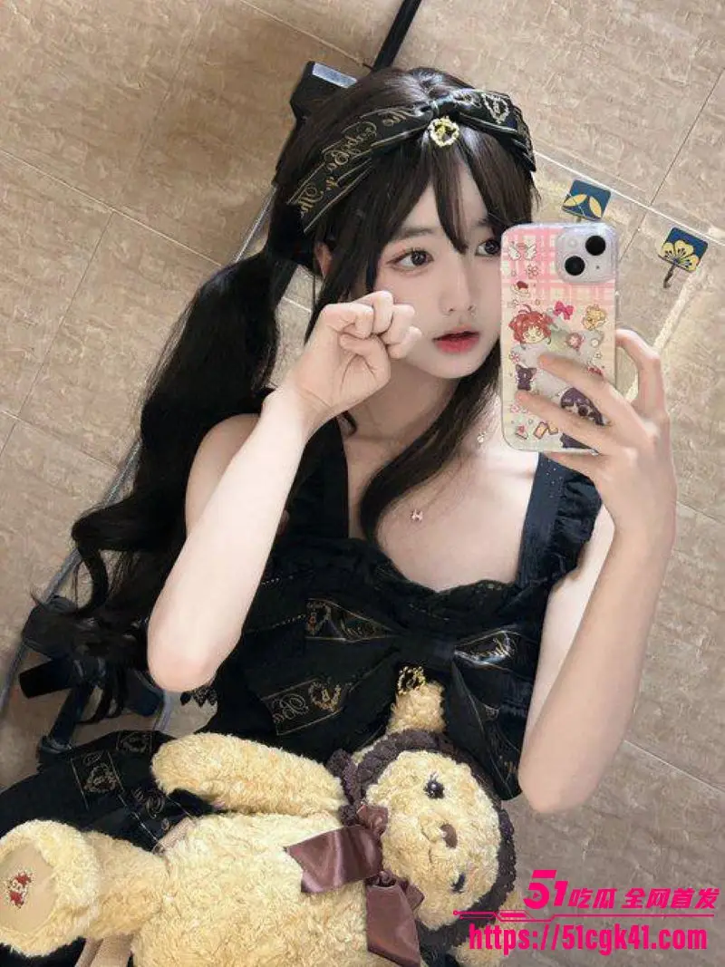 推特福利姬 xiogu1177791 裸舞自慰视频流出!声娇体软易推倒 小妖精勾引求操 淫靡画面勾人魂魄! 图2