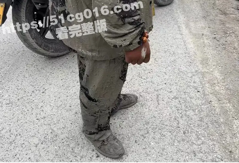 坦克300女车主在219国道故意溅摩托车一身泥!被截停后拒绝下车 还委屈哭着寻求民警的保护! 图11