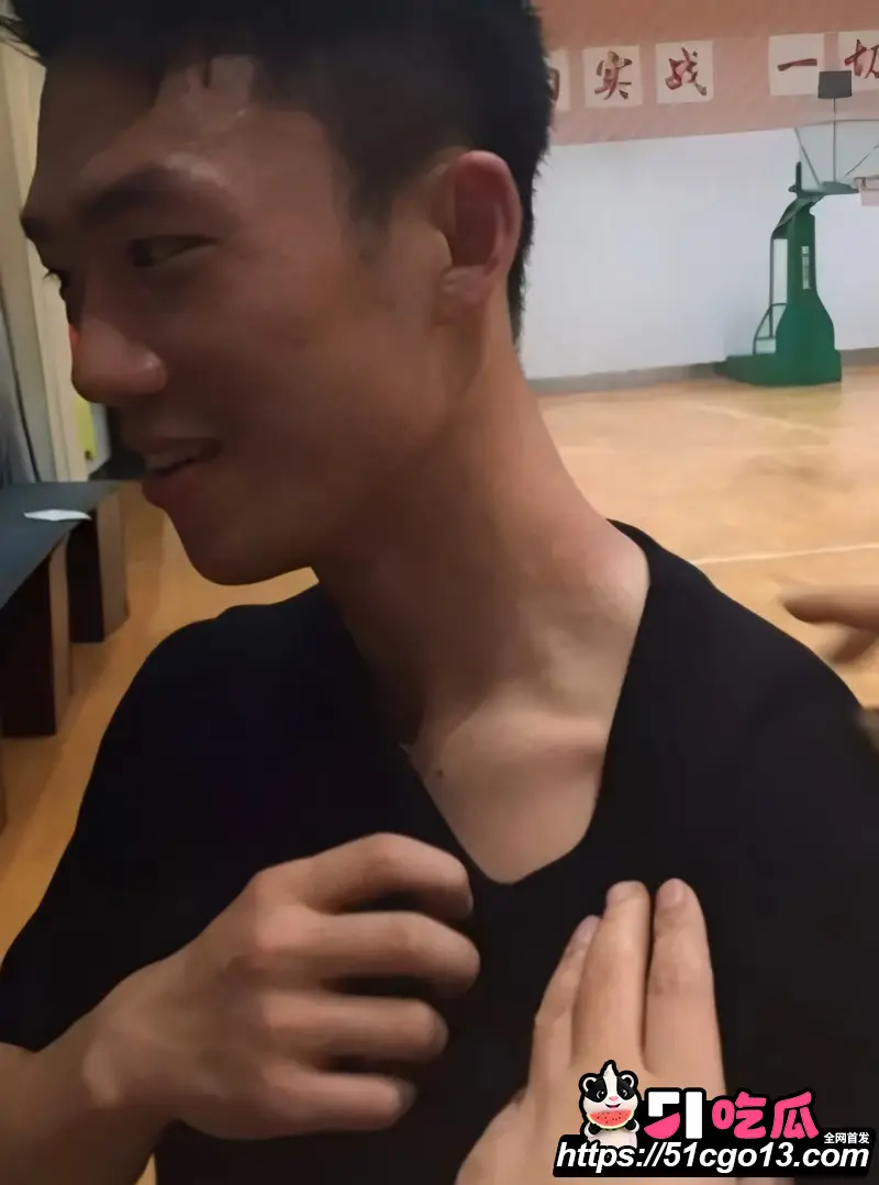 江苏溧阳反诈民警 潘宇鑫 被采访时惨遭开盒 早期打飞机视频曝光！ 图7