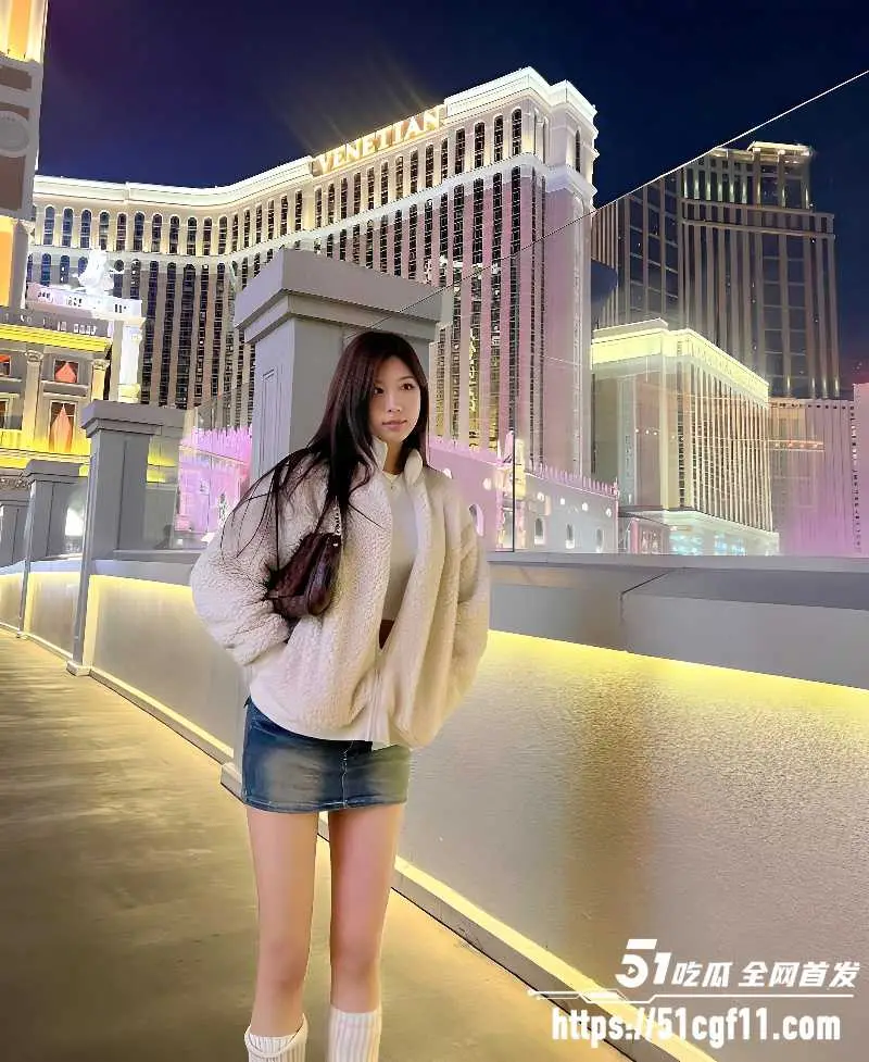 南洋理工大学校花私密视频惨遭前男友泄密 露脸深喉对镜爆操 白嫩大奶诱人舔屏! 图2