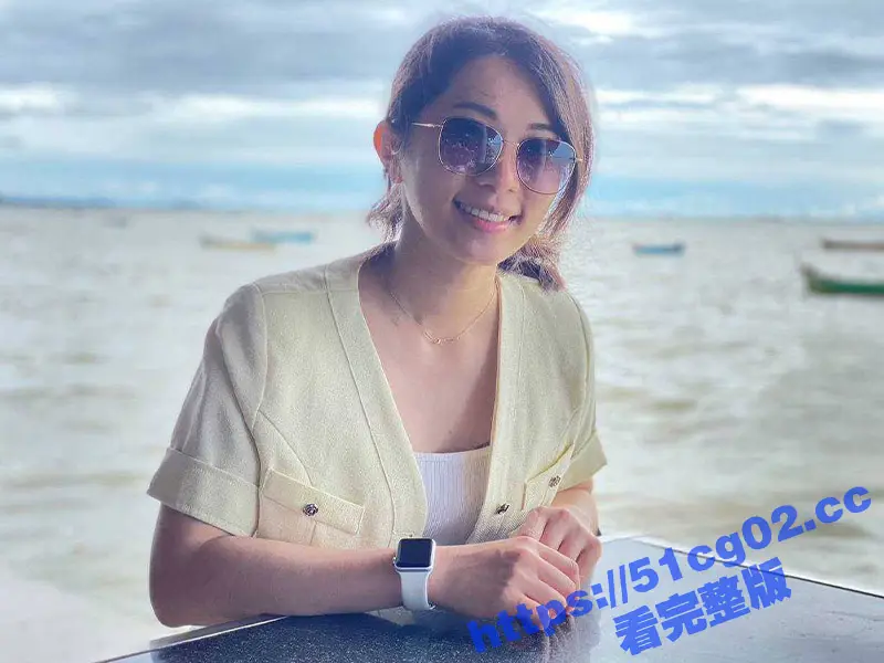 西南林业大学硕士眼镜母狗 程依萍 给男友发扣逼自慰视频遭泄密 裸躺在床上不停摩擦敏感地带高潮抽搐 图2