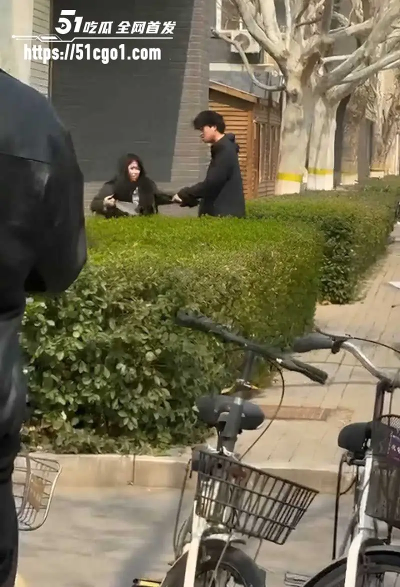 河北沧州师院女生出轨被抓 男友大闹宿舍引混乱 同学爆料互戴绿帽内幕 让人乍舌 图1
