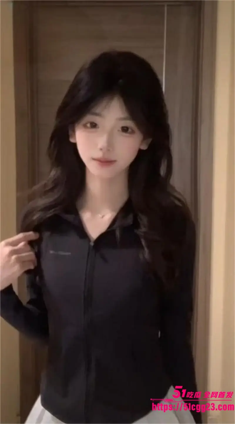 抖音网红 吃啥呢给我也来一口 AI脱衣裸舞福利 玉乳蜂腰性感撩人 眼神勾魂媚态十足! 图4