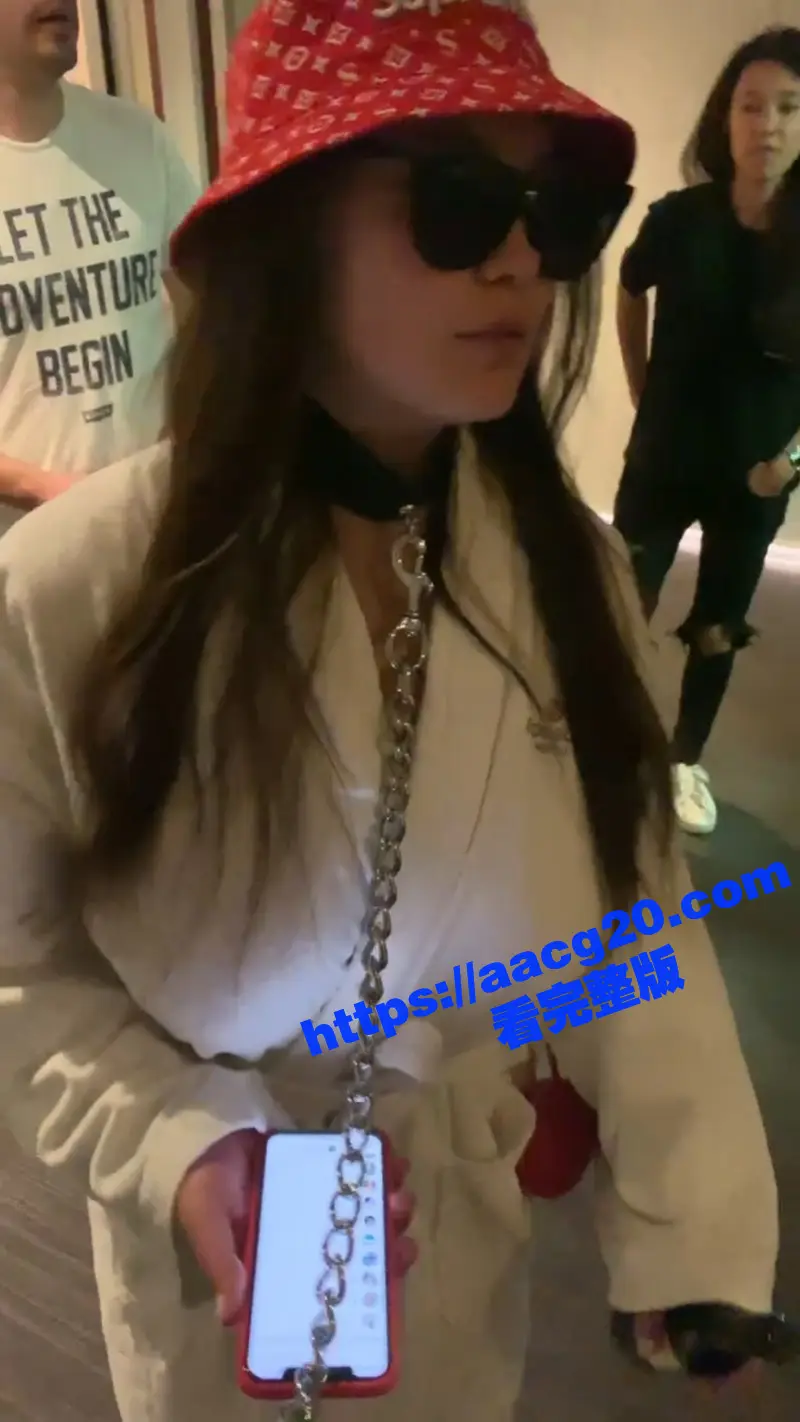 大连工业大学黄婷约炮宙斯后续!CS职业选手宙斯 酒店开淫趴 黄婷当众被Zeus当狗遛 完整版视频流出 图10