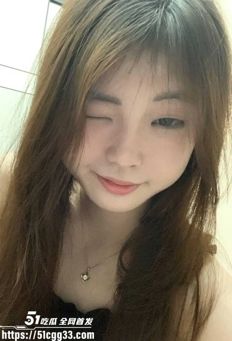 山西太原苗条嫩妹 刘紫怡 情侣私拍泄密！出租屋里疯狂啪啪交欢 翘臀高蹶被无套猛干 全程露脸表情骚绝！ 图4