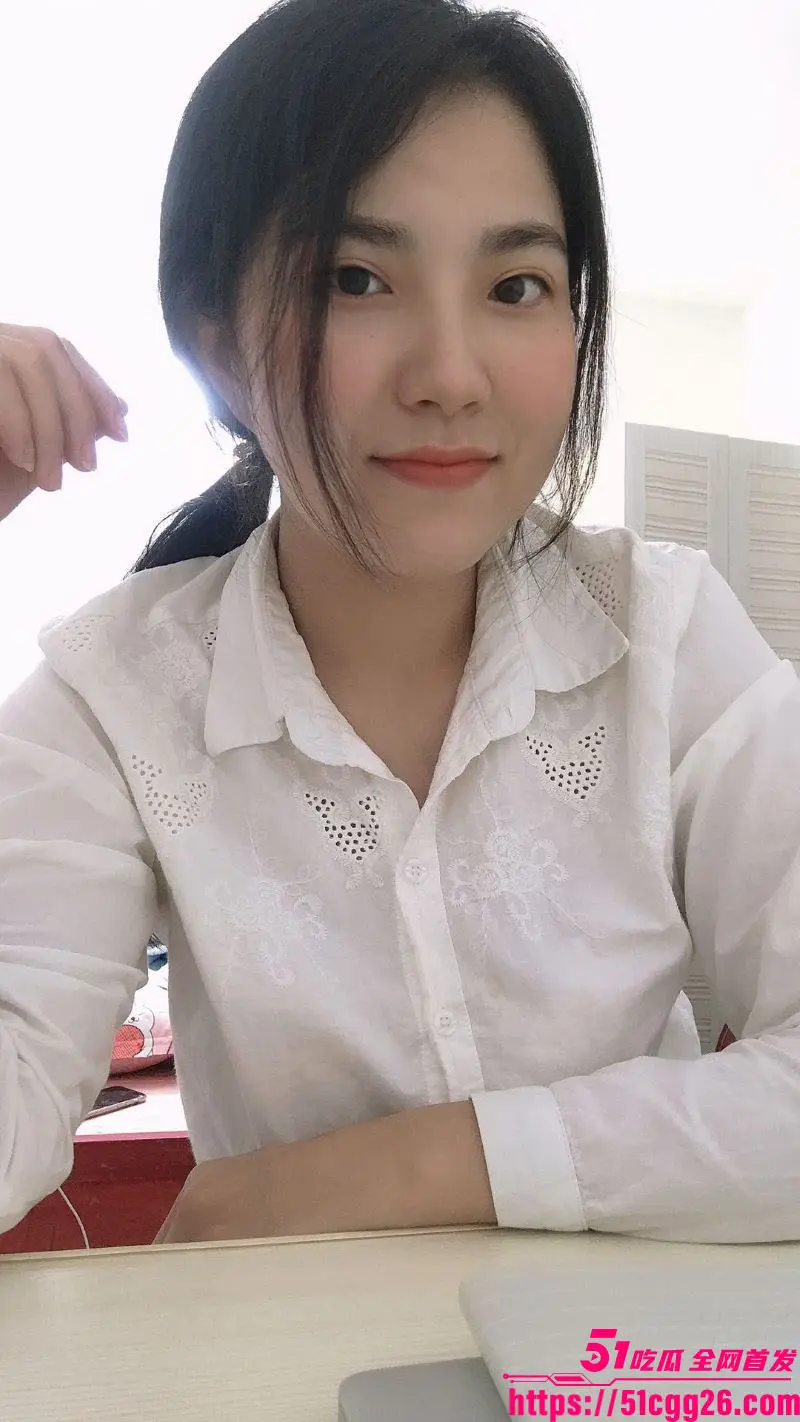 推特极品少妇 yuanxiang 露脸做爱视频流出 风韵人妻微醺醉态迷人 浴室尿道口清晰出水特写 骚浪勾引欲火焚身! 图3