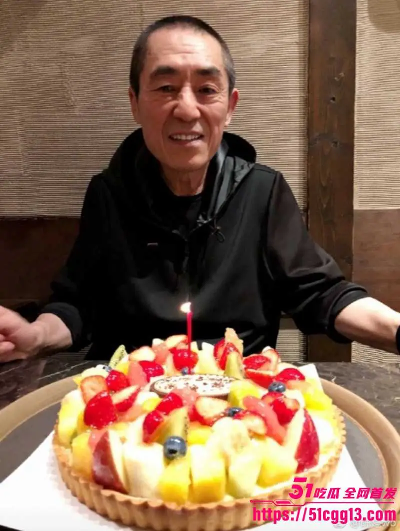 内娱知名导演 张艺谋 被狗仔扒出黑料 私下狂追宋祖儿北电同学 法国嫖娼操洋妞 性爱视频全网独家曝光! 图8