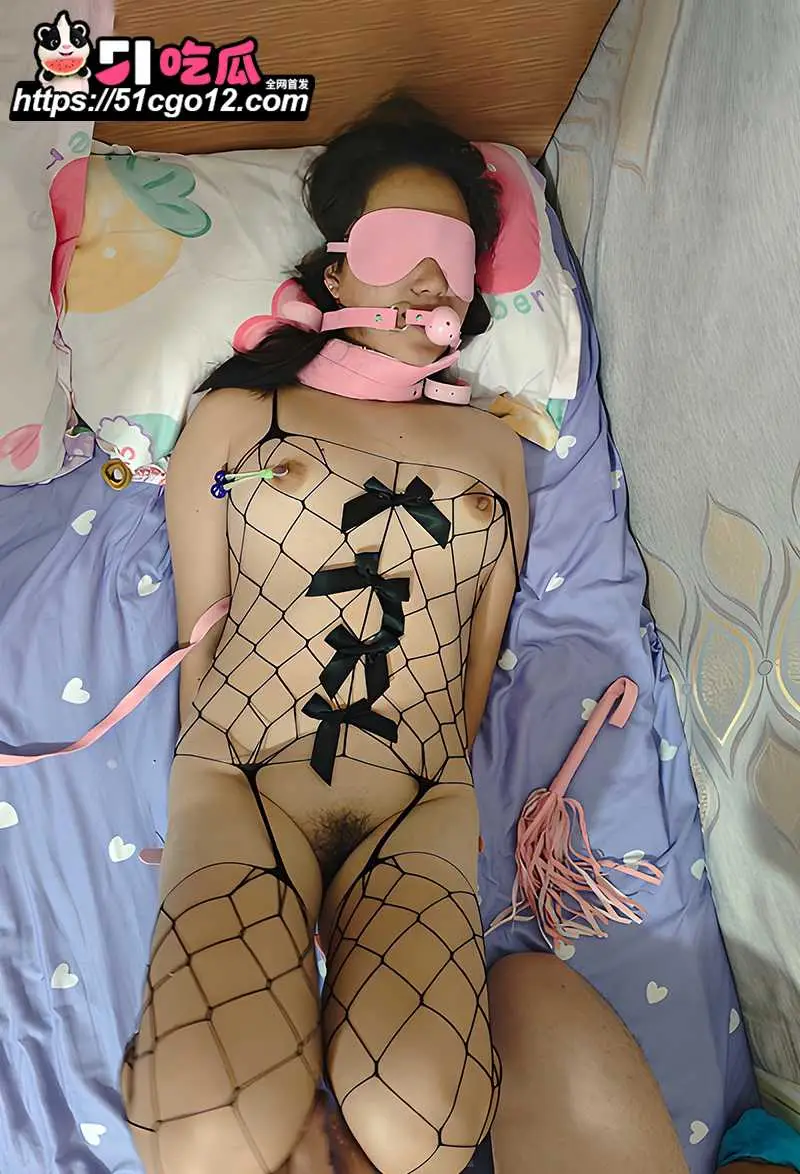 长春绿帽夫妻3P私拍 约单男SM调教 露脸深喉滴蜡锁缚 夹击狠操双洞齐开 图2