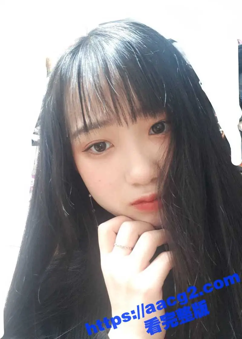 假经纪人以高薪模特职业为诱饵 诱骗高颜值短发清纯学生妹脱光展示娇嫩躯体 掰开嫩穴自慰表演淫戏 图4