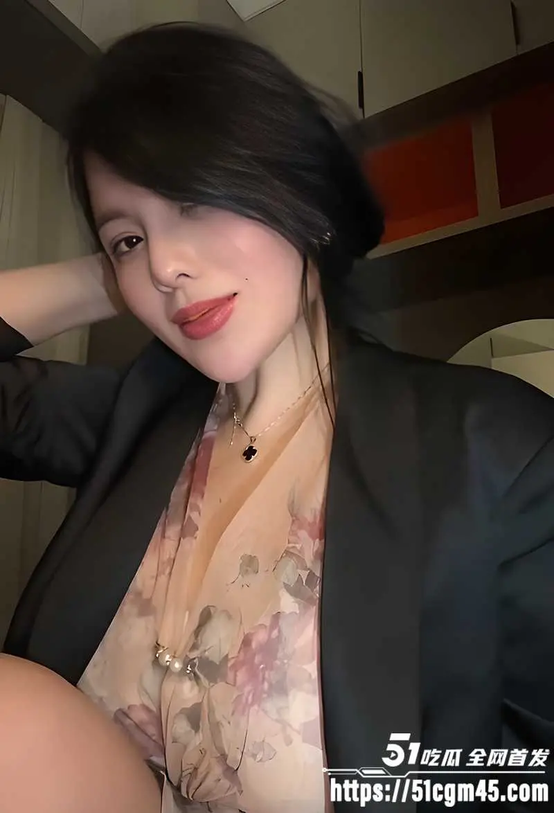 网红美熟女 姚夫人 1V1裸聊自慰录屏 露脸揉奶怼穴 淫液泛滥骚爆 图4